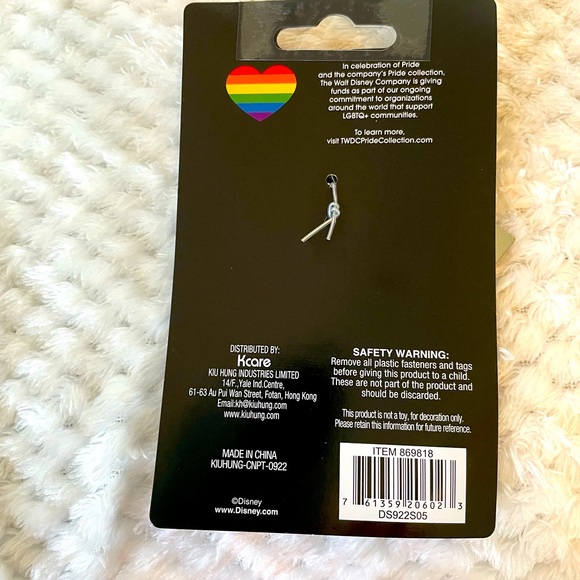 Disney pride collection Rainbow key chain nwt - Picture 3 of 3